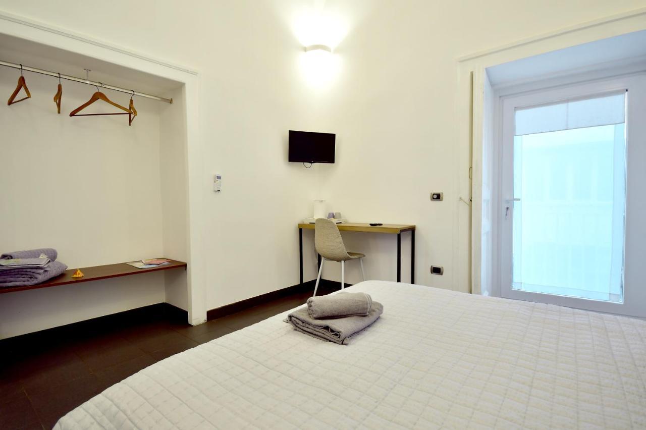Di Affreschi E Volte Bed & Breakfast Наполи Екстериор снимка