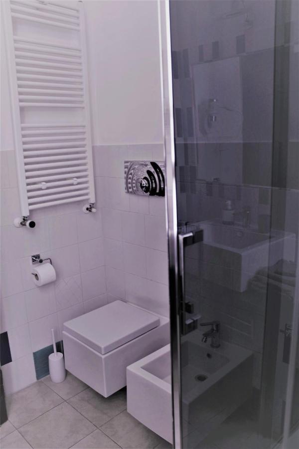 Di Affreschi E Volte Bed & Breakfast Наполи Екстериор снимка